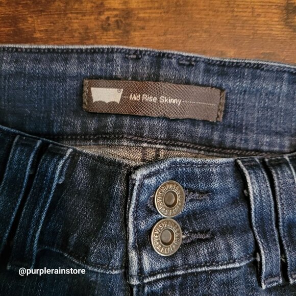 Levi's Skinny Bermuda Shorts Size 12 Mid Rise Cut Off Button Flap Stretch Denim - Picture 4 of 12